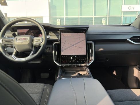 Used 2025 GMC Acadia Elevation image 11