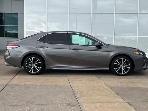 Certified 2020 Toyota Camry SE w/ Carpet Mat Package FWD image 3