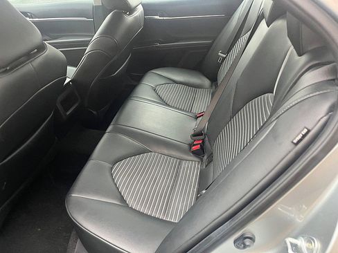 Used 2021 Toyota Camry SE image 27