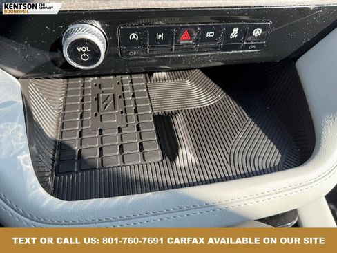 Used 2025 Ford Explorer Platinum w/ Ultimate Package image 28