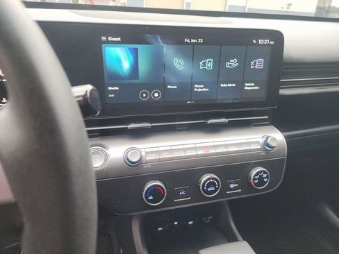 Used 2024 Hyundai Kona SE image 6