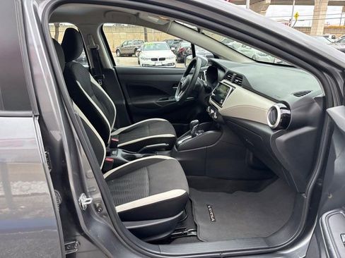 Used 2022 Nissan Versa SV image 41