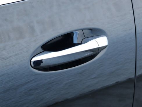 Certified 2025 Mercedes-Benz GLA 250 image 28