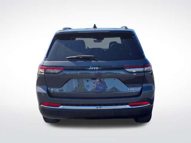 Used 2024 Jeep Grand Cherokee Limited AWD/4WD image 9