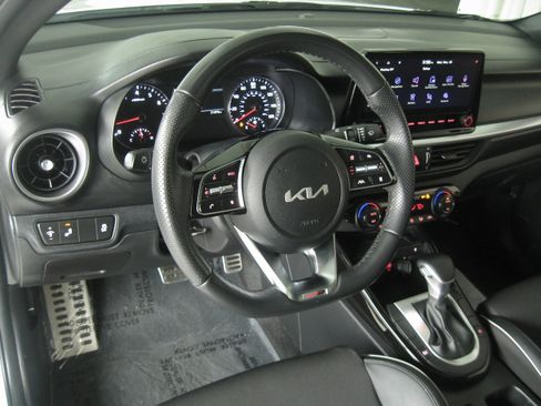 Used 2022 Kia Forte GT-Line w/ GT-Line Premium Package image 10