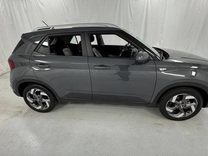 Used 2025 Hyundai Venue SEL