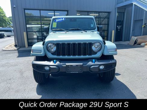 Used 2024 Jeep Wrangler Unlimited w/ Convenience Group AWD/4WD image 10