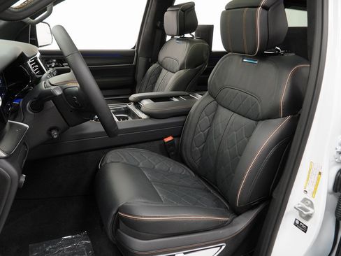 New 2025 Jeep Grand Wagoneer Series III w/ Rear Seat Video Group 1 image 15