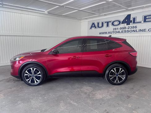 Used 2022 Ford Escape SE w/ SE Sport Appearance Package FWD image 8