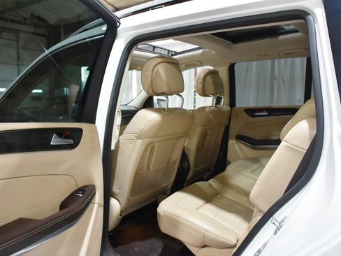 Used 2017 Mercedes-Benz GLS 550 4MATIC image 40