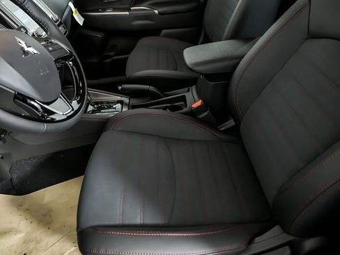 New 2025 Mitsubishi Outlander Sport SE image 12