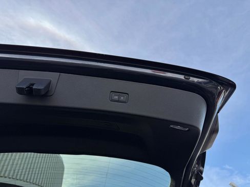 Used 2025 Audi SQ8 Premium Plus w/ Black Optic Package image 23