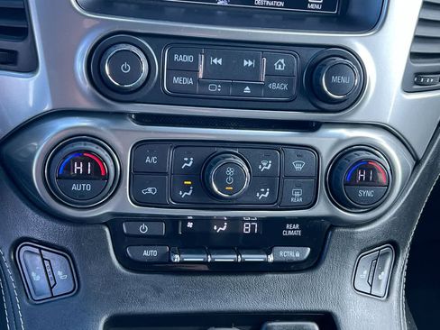 Used 2019 Chevrolet Suburban LT AWD/4WD image 19