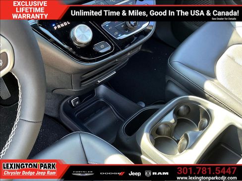 New 2026 Chrysler Voyager LX FWD image 8