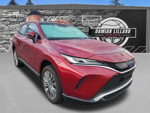 Used 2023 Toyota Venza Limited image 1