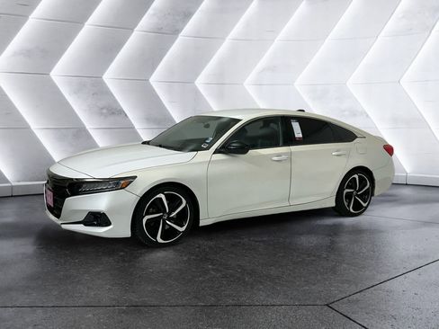 Used 2022 Honda Accord Sport image 3