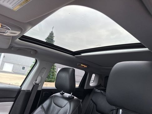 Used 2022 Jeep Compass Limited w/ Sun and Sound Group image 26