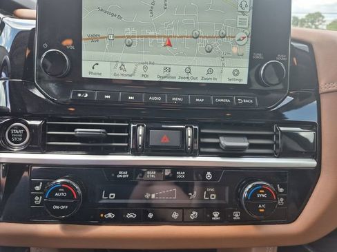 Used 2024 Nissan Pathfinder Platinum AWD/4WD image 22