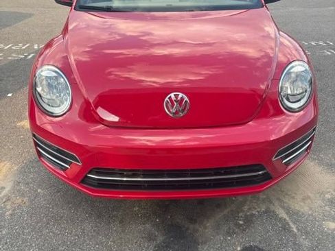 Used 2019 Volkswagen Beetle 2.0T S FWD image 3
