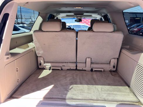 Used 2007 Cadillac Escalade ESV AWD w/ Information Package image 12