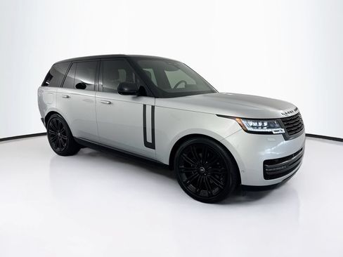 Used 2024 Land Rover Range Rover SE AWD/4WD image 3