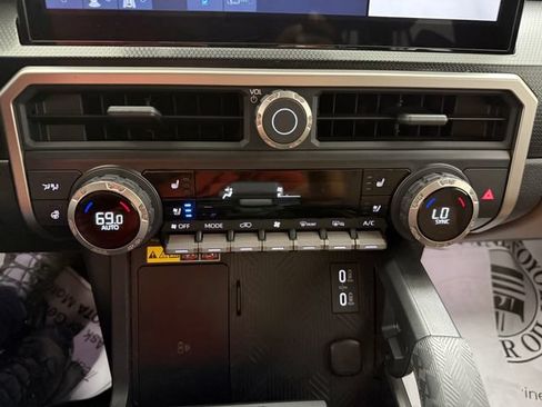 Used 2026 Toyota 4Runner Limited AWD/4WD image 19