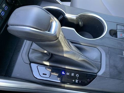 Used 2022 Toyota Highlander XLE image 25