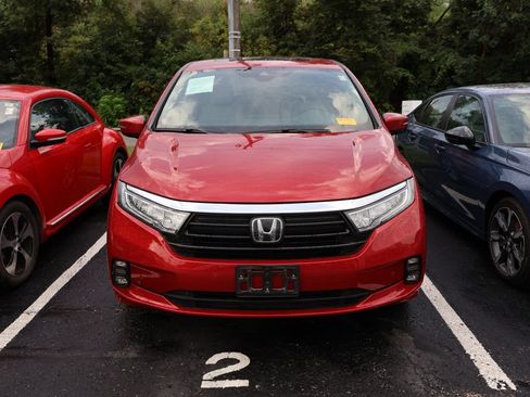 Used 2023 Honda Odyssey Touring image 2