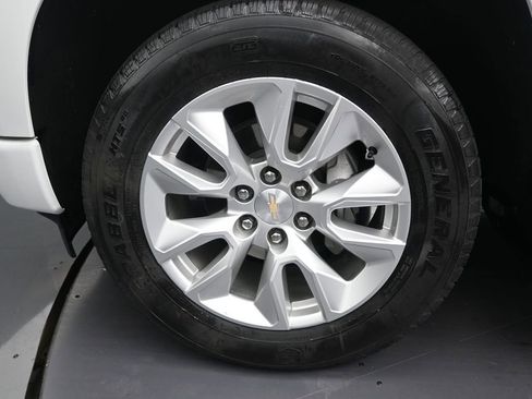 Used 2024 Chevrolet Silverado 1500 Custom RWD image 10