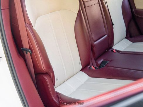 Used 2019 Bentley Bentayga image 47