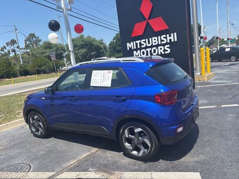 Used 2025 Hyundai Venue SEL FWD image 5