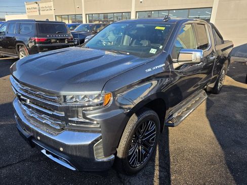 Used 2019 Chevrolet Silverado 1500 LTZ image 2
