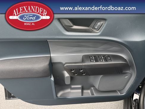 New 2025 Ford Maverick XL image 10