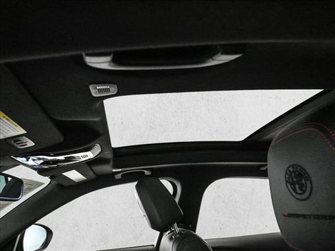 Used 2024 Alfa Romeo Stelvio AWD image 16