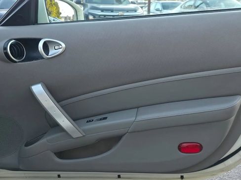 Used 2008 Nissan 350Z Touring image 25