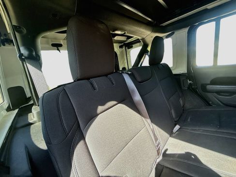 Used 2022 Jeep Wrangler Unlimited Sport w/ Sun And Sound Package AWD/4WD image 31