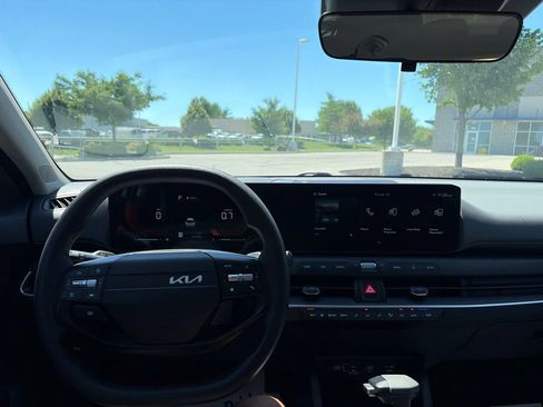 Used 2025 Kia K4 FWD image 21