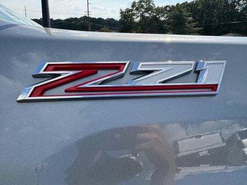 Used 2024 Chevrolet Silverado 2500 Custom w/ Custom Value Package AWD/4WD image 2