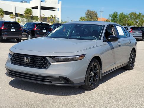 Used 2025 Honda Accord SE image 3