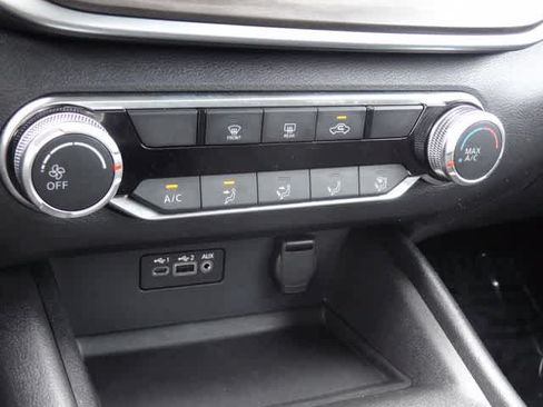 Used 2025 Nissan Altima 2.5 SV FWD image 23