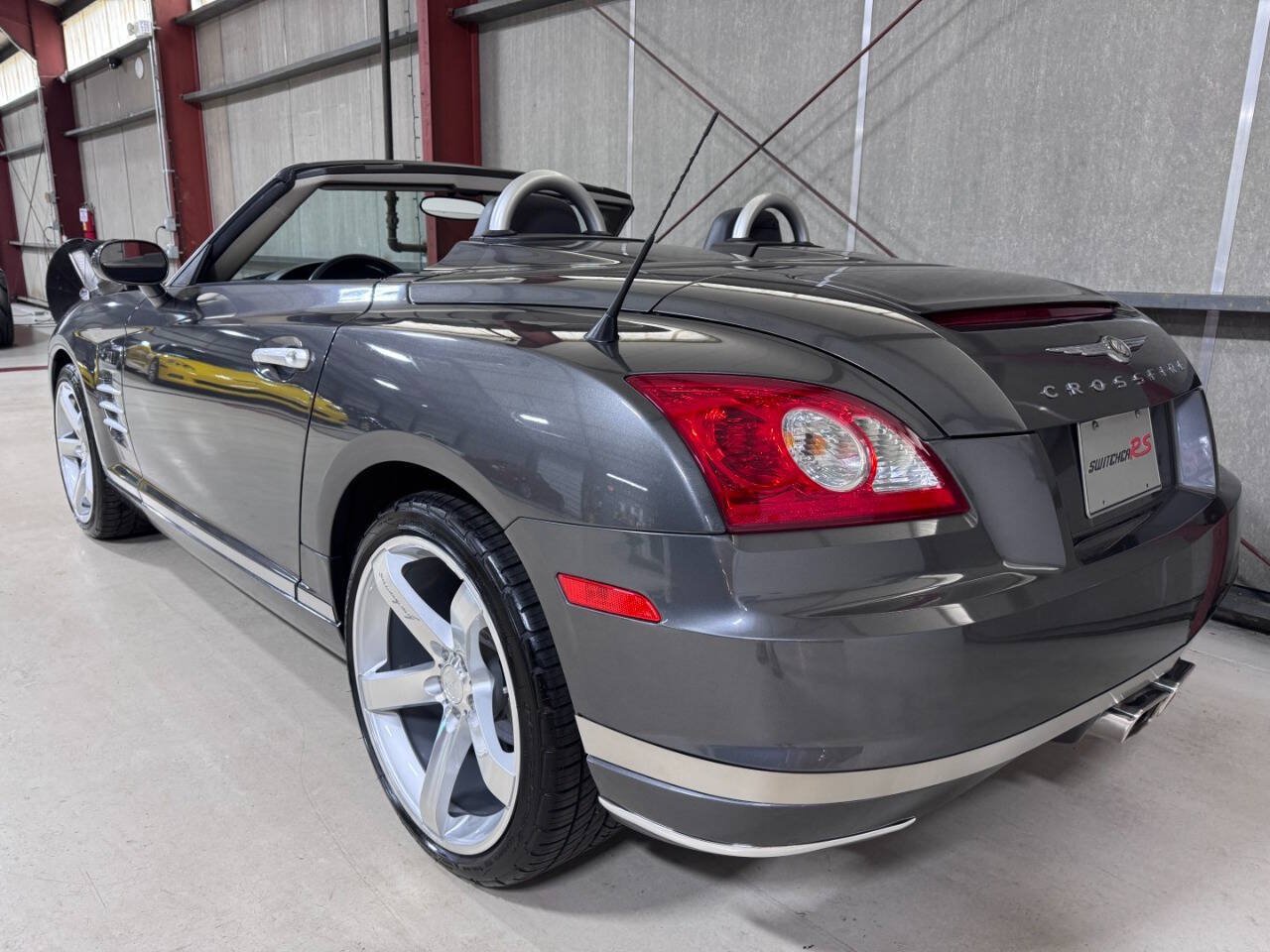 Used 2005 Chrysler Crossfire Limited RWD image 9