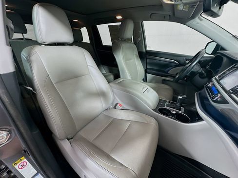 Used 2018 Toyota Highlander Limited Platinum AWD/4WD image 31
