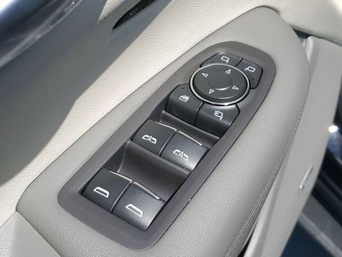 Used 2022 Cadillac XT5 Premium Luxury FWD image 30
