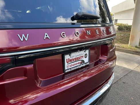 Used 2023 Jeep Wagoneer Series III w/ Preferred Equipment Group RWD image 17