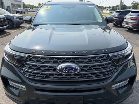 Certified 2022 Ford Explorer XLT w/ Equipment Group 202A AWD/4WD image 5