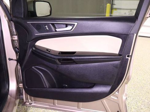 Used 2020 Ford Edge SEL w/ Convenience Package FWD image 38