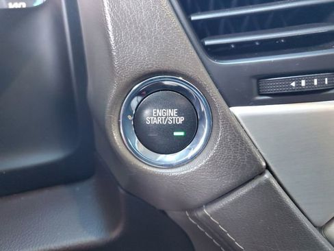 Used 2018 GMC Yukon Denali w/ Denali Ultimate Package image 23