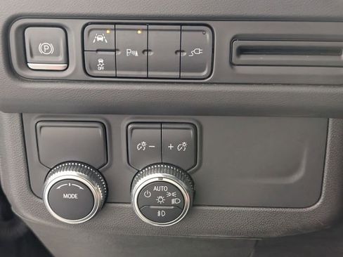 Used 2021 GMC Yukon SLT w/ SLT Luxury Package RWD image 15