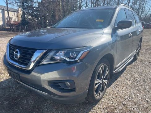 Used 2019 Nissan Pathfinder Platinum image 1
