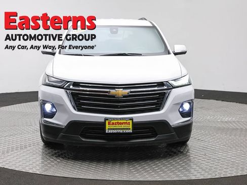 Used 2023 Chevrolet Traverse LT w/ Rear Camera Mirror Package AWD/4WD image 2